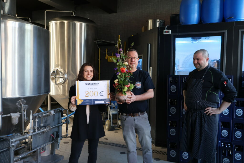 Kundenstory #1 Übergabe an Markus Falenski, Brauhaus-Wirt und Biersommelier des Kühlungsborner Brauhauses.